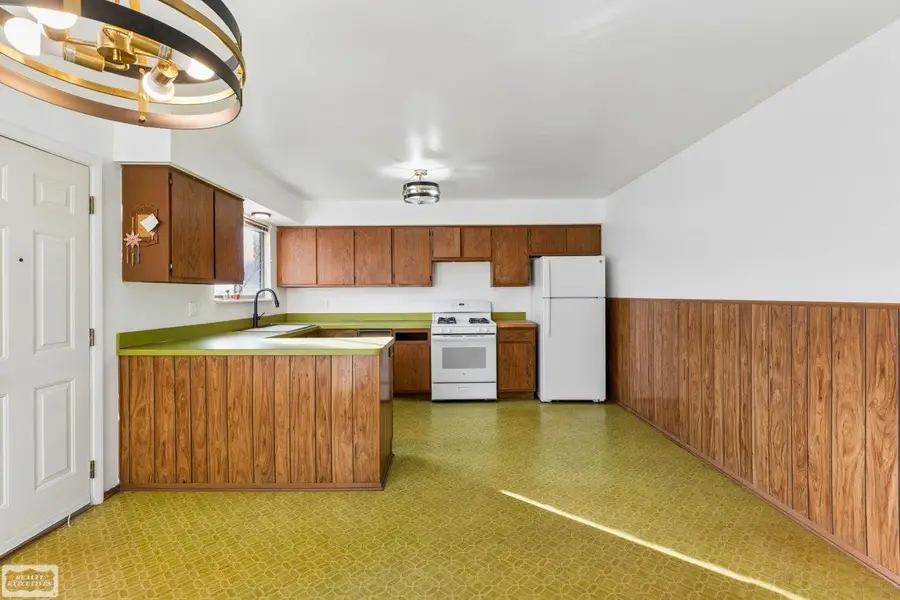 36344 Tarpon ST, Sterling Heights, MI 48312 - #3