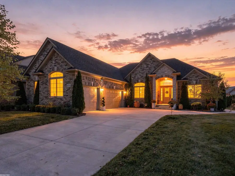 35731 Kilkenny DR, New Baltimore, MI 48047 - #2