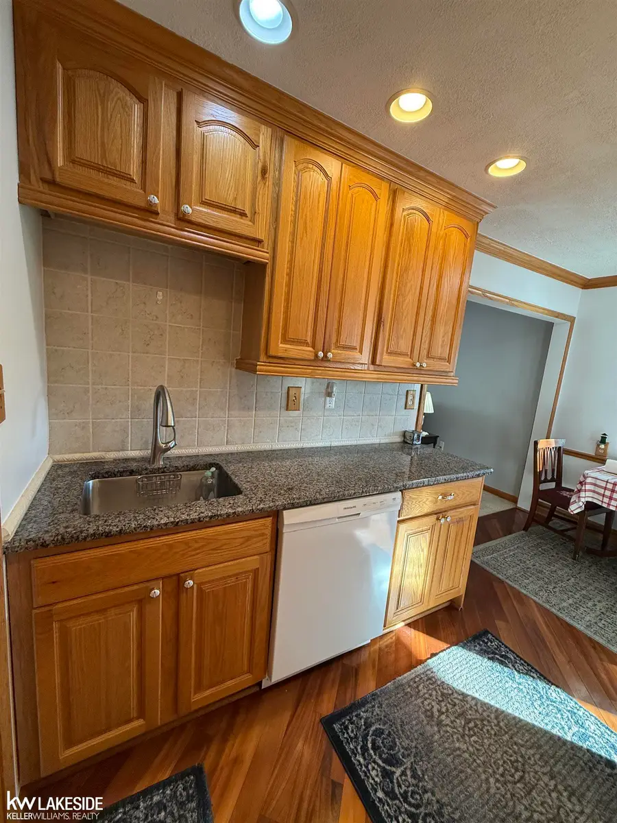 38140 Mallast ST, Harrison Township, MI 48045 - #3