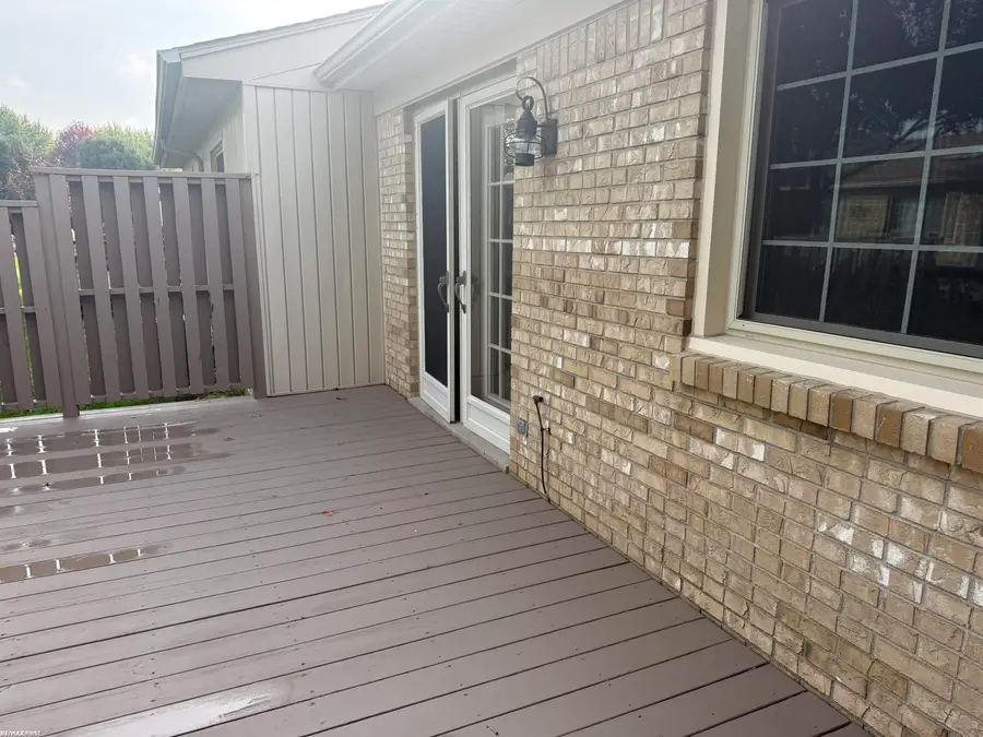 15485 Mary CT, Clinton, MI 48038 - #2
