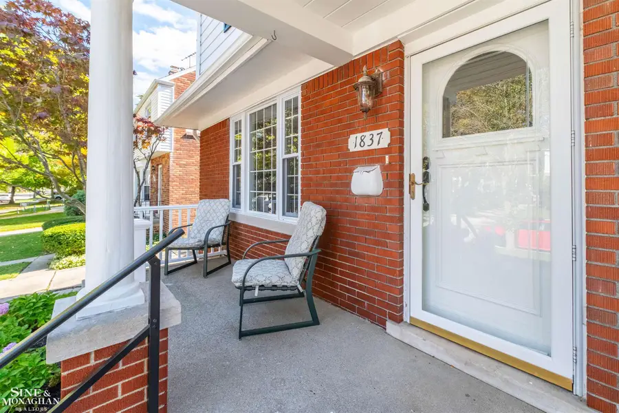 1837 Brys DR, Grosse Pointe Woods, MI 48236 - #3