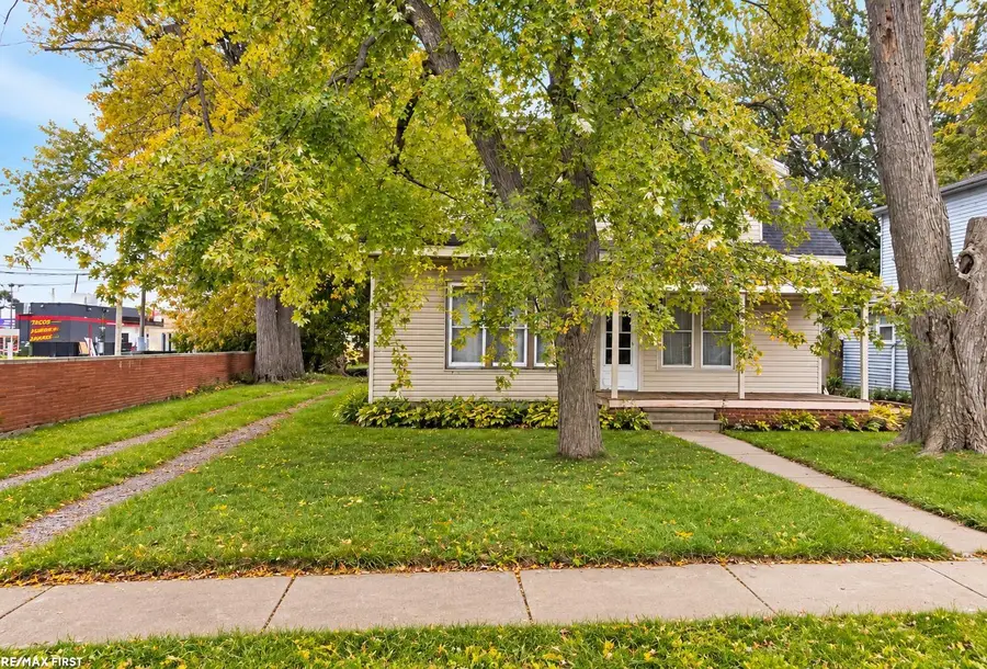 7594 Stephens RD, Center Line, MI 48015 - #2