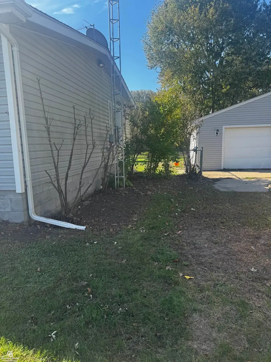 6965 Sterling RD, Yale, MI 48097 - #2