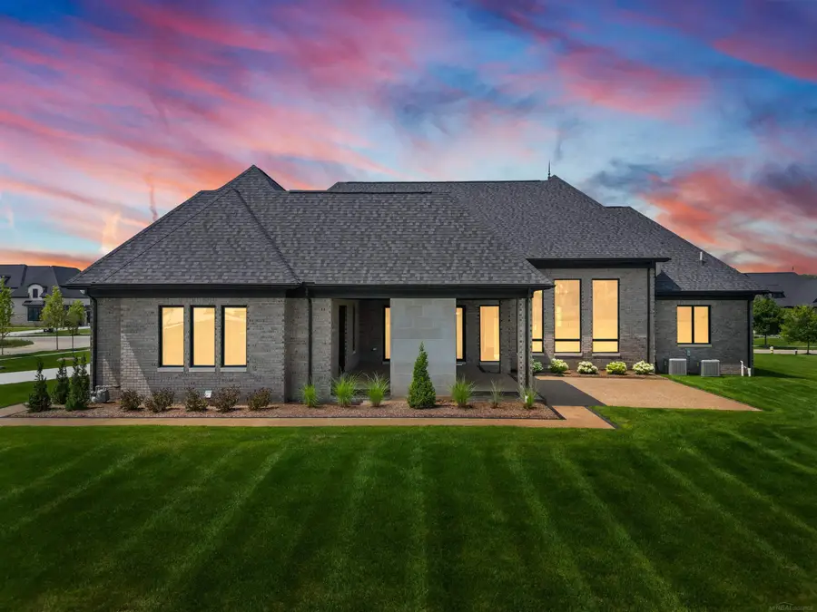 61570 Cotswold DR, Washington, MI 48094 - #2
