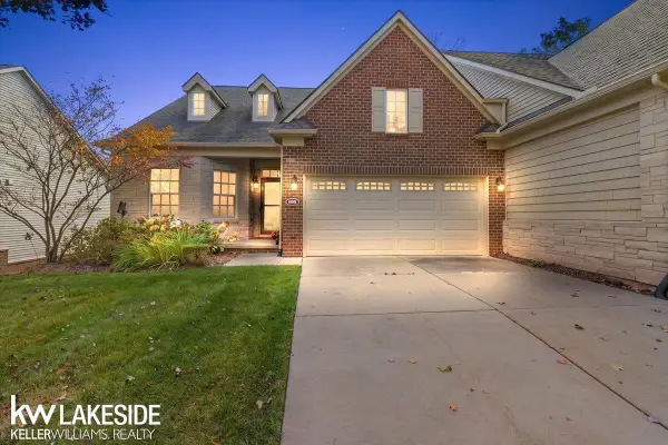 609 Mountain CIR, RochesterHills, MI 48306