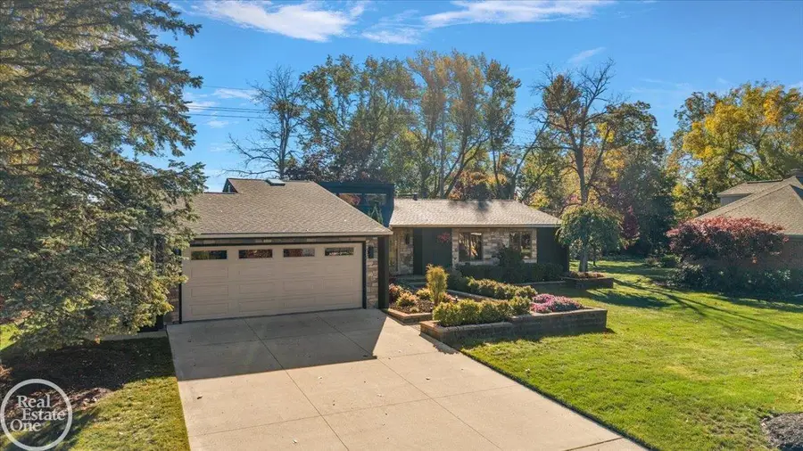 480 Stratford RD, Saint Clair, MI 48079 - #2
