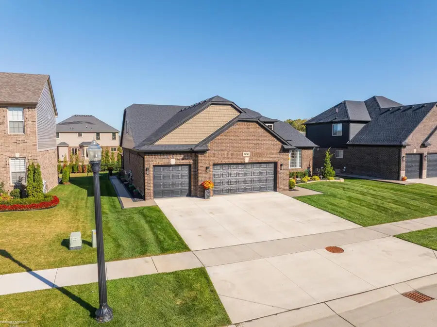 24543 Brookshire  DR, Macomb, MI 48042 - #2