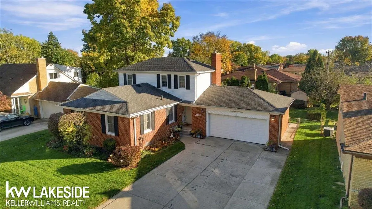 19016 Spindler ST, Eastpointe, MI 48021 - #1