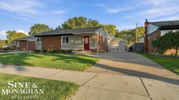 21213 Parkway ST, StClairShores, MI 48082