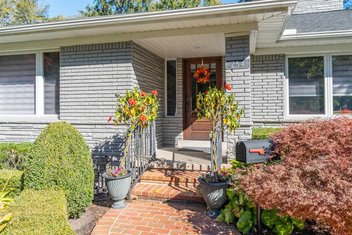 254 Stephens RD, Grosse Pointe Farms, MI 48230 - #1