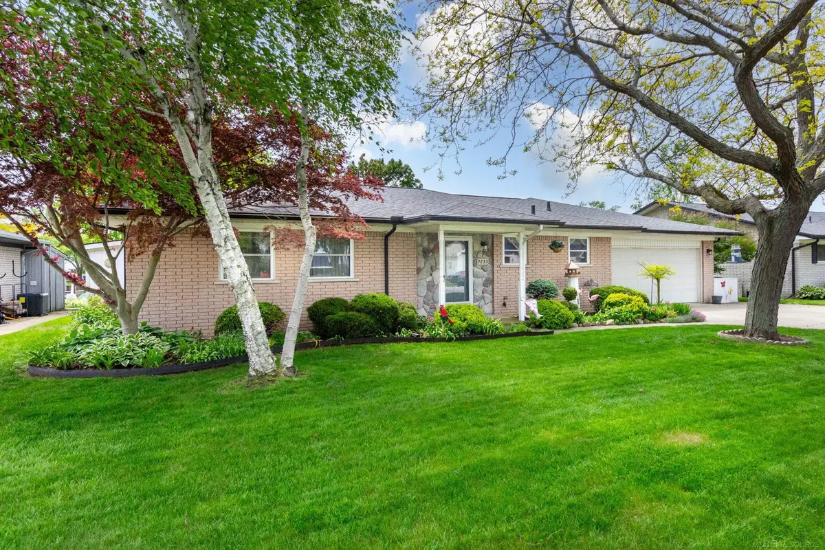 7233 Flamingo DR, Algonac, MI 48001 - #1