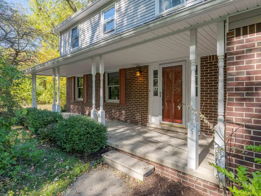 543 E Gunn RD, Rochester, MI 48306 - #2