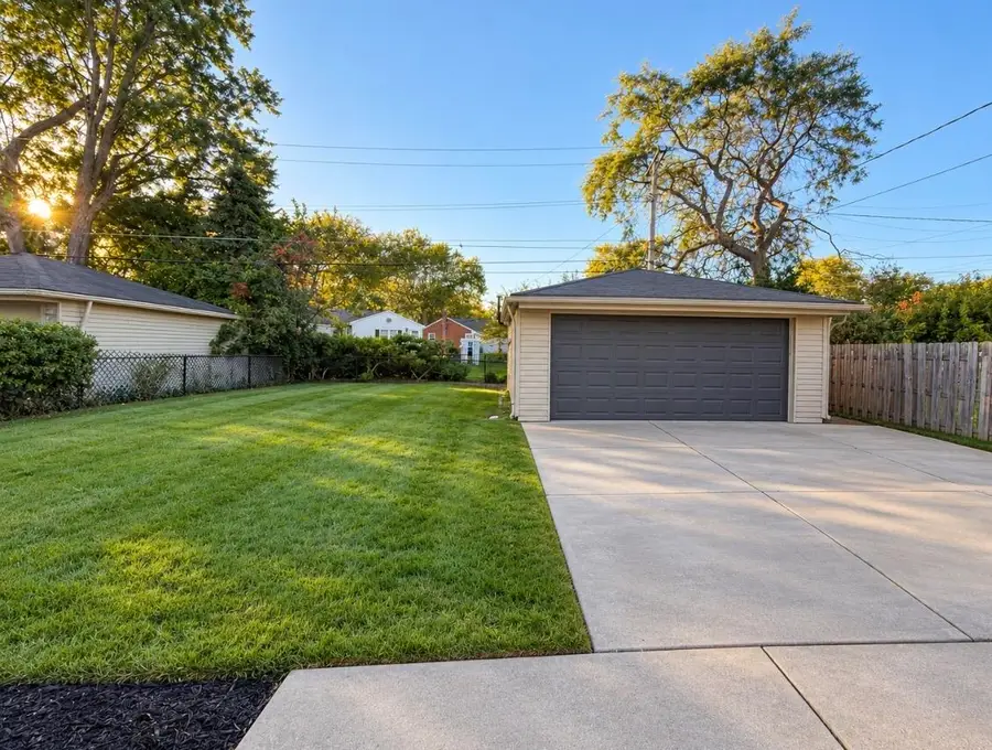 22979 Marter RD, Saint Clair Shores, MI 48080 - #3