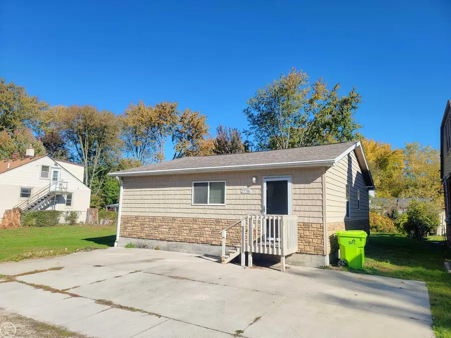 27781 Moran ST, Harrison Township, MI 48045 - #2