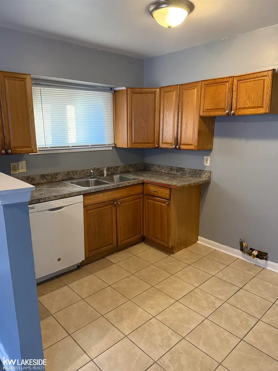3632 Michael ST, Warren, MI 48091 - #3
