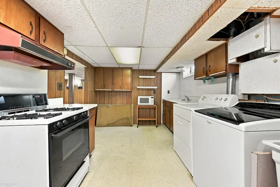 17151 Wilson AVE, Eastpointe, MI 48021 - #3