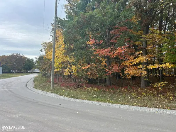 7063 W Park ST, Caseville, MI 48725