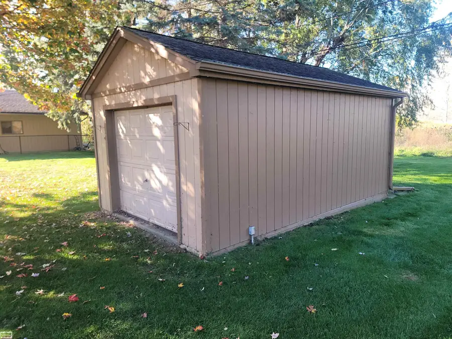 39029 Clearview ST, Harrison Township, MI 48045 - #3