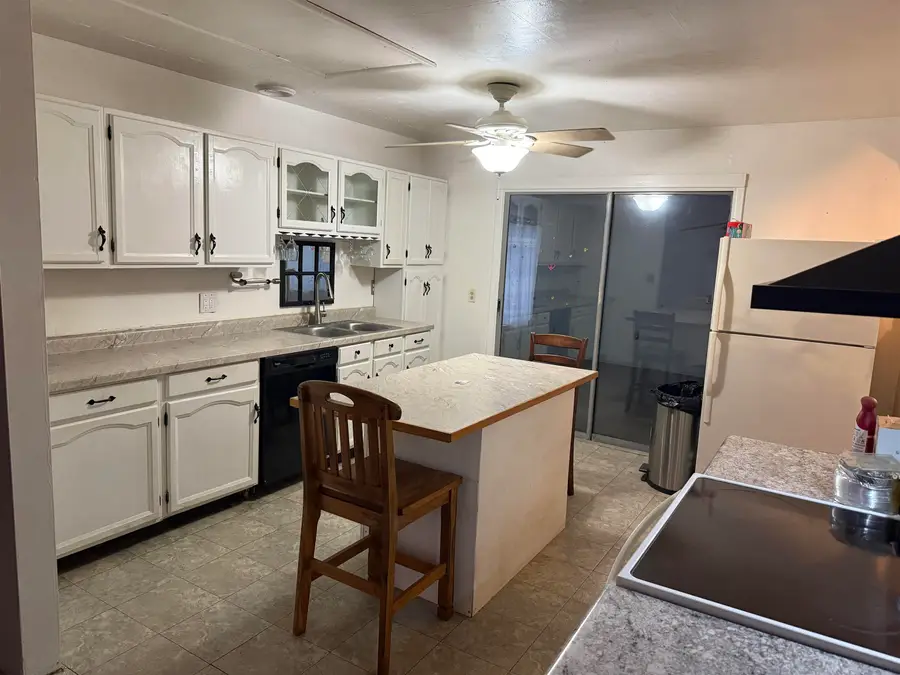 704 Isham ST, Owosso, MI 48867 - #3