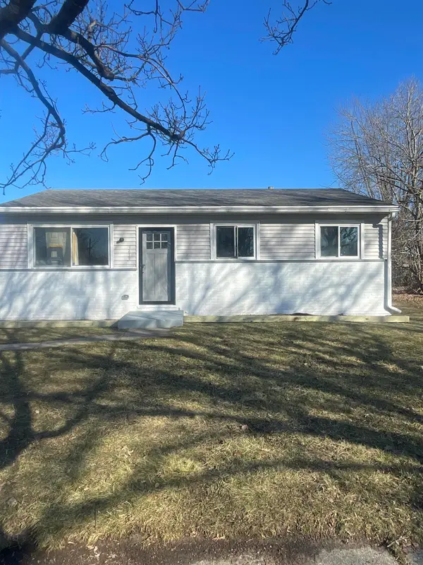 3413 Braeburn DR, Lansing, MI 48911