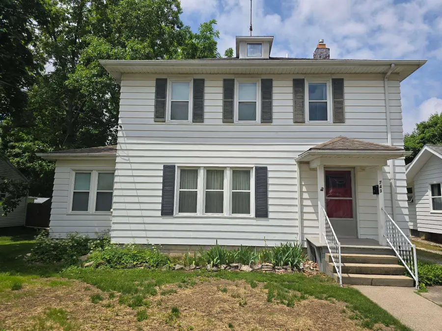 743 N Saginaw ST, Owosso, MI 48867 - #3