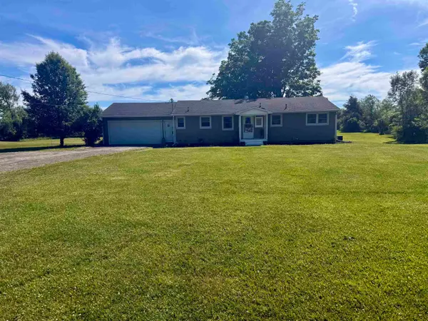 2041 Vandekarr RD, Owosso, MI 48867