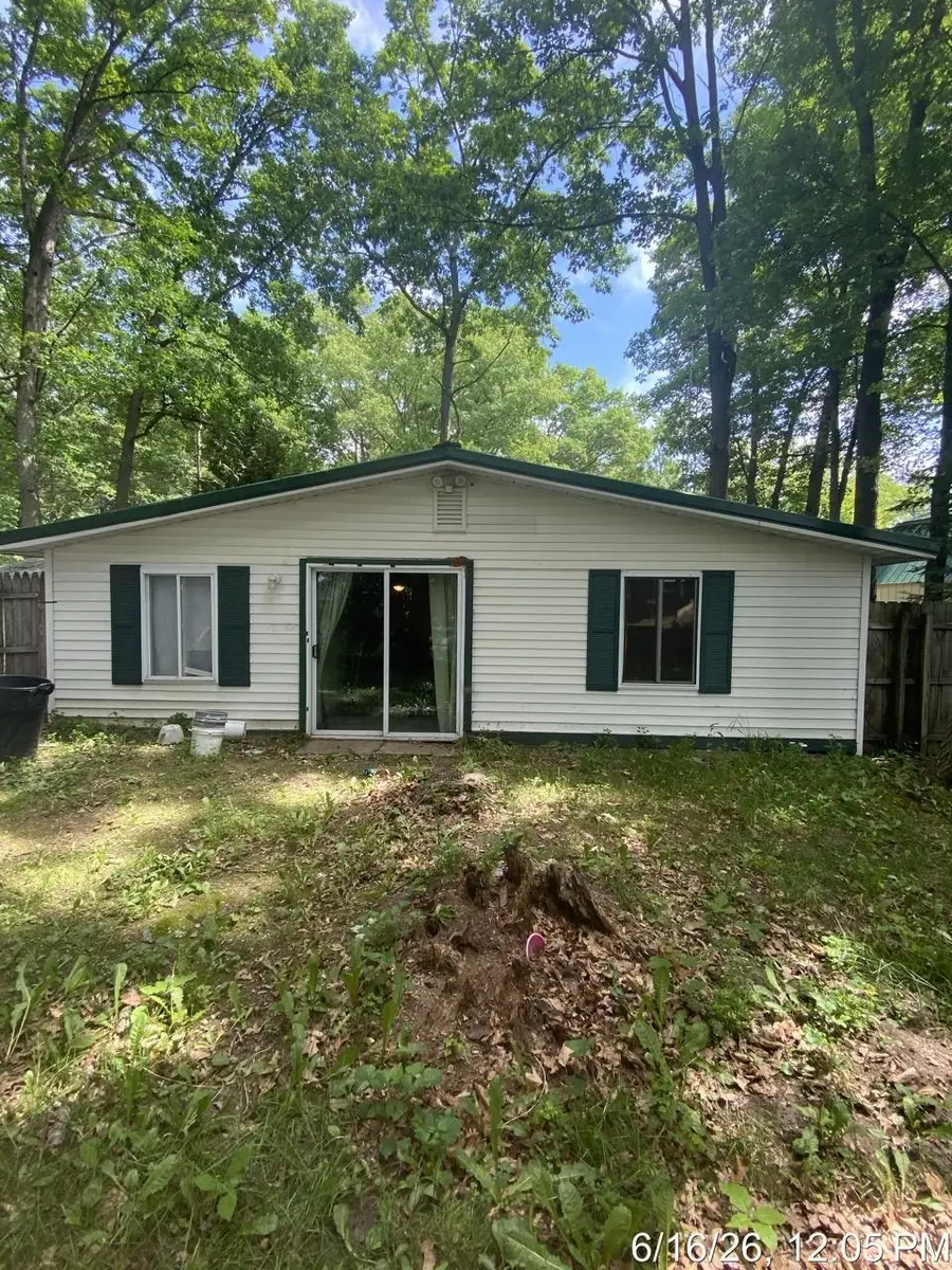 1021 Pocahontas RD, Harrison, MI 48625 - #2