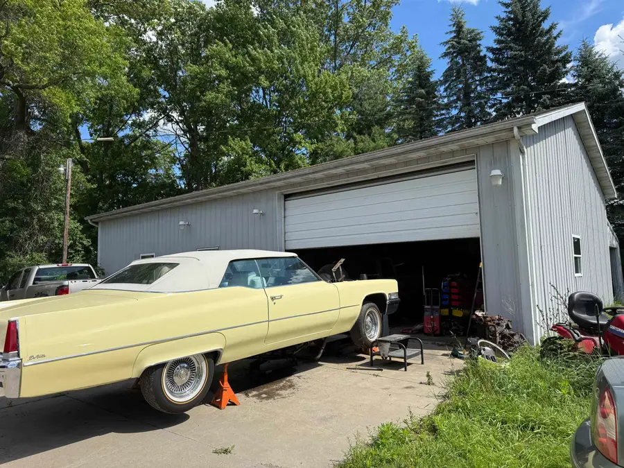 9749 Bell RD, Taymouth, MI 48415 - #3