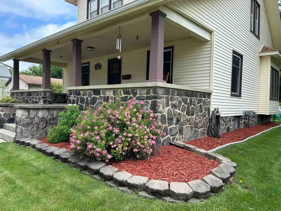 302 N Mackinaw ST, Durand, MI 48429 - #3