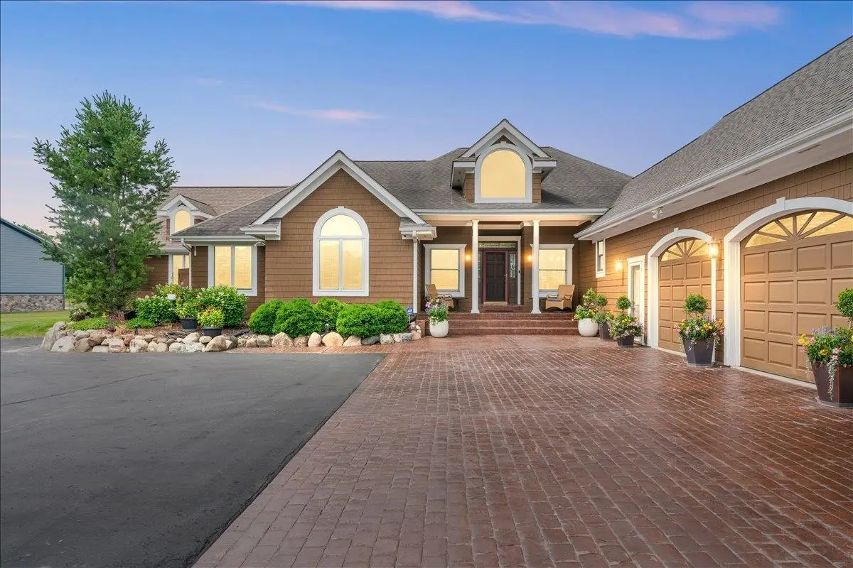 1851 N Chipman RD, Owosso, MI 48867 - #1