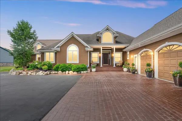 1851 N Chipman RD, Owosso, MI 48867