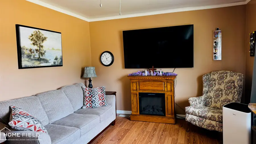 810 E King ST, Corunna, MI 48817 - #2