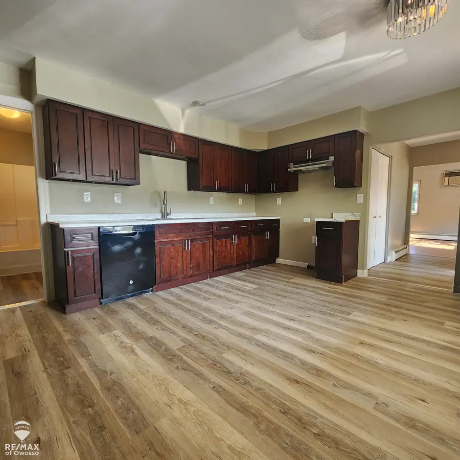 129 W Walnut ST, Saint Charles, MI 48655 - #3