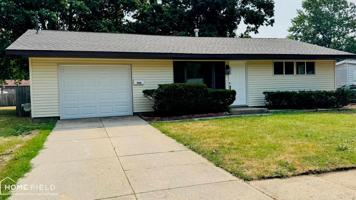 705 Isham ST, Owosso, MI 48867 - #1