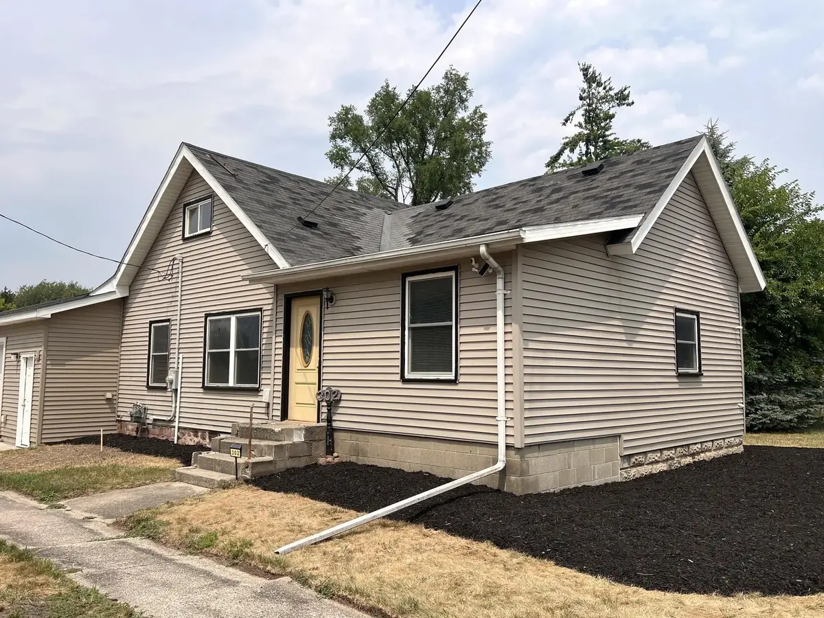 302 W Polly ST, Perry, MI 48872 - #1