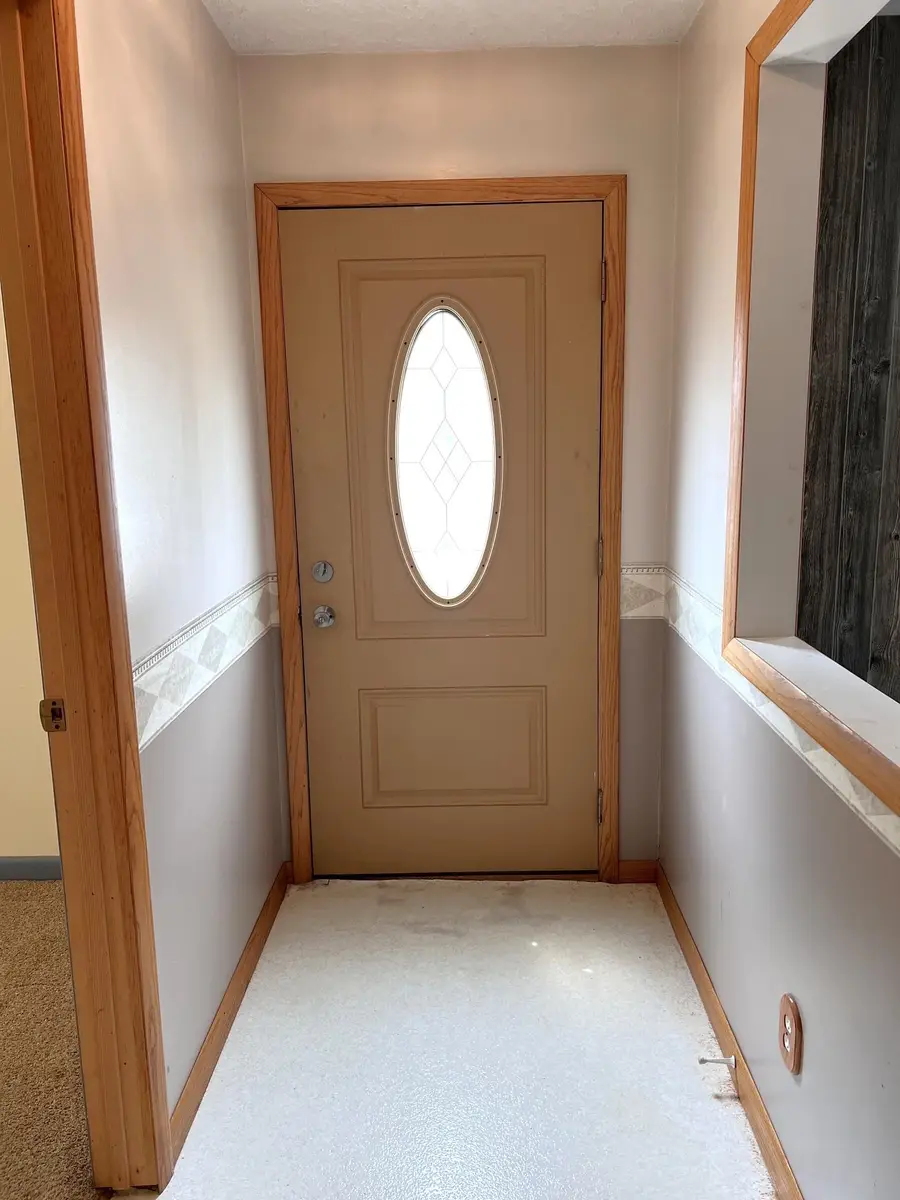 302 W Polly ST, Perry, MI 48872 - #3