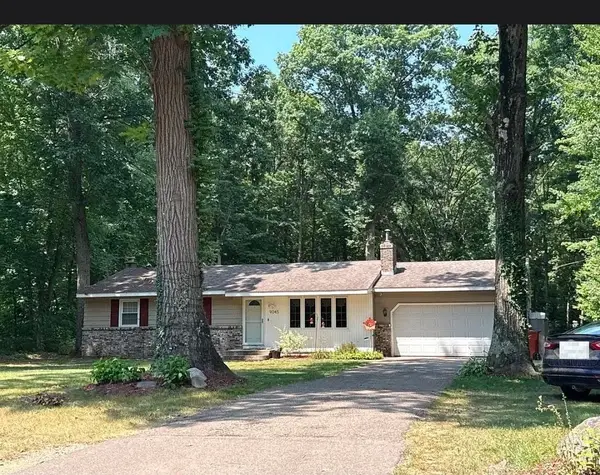 9045 NE Algoma AVE, Rockford, MI 49341