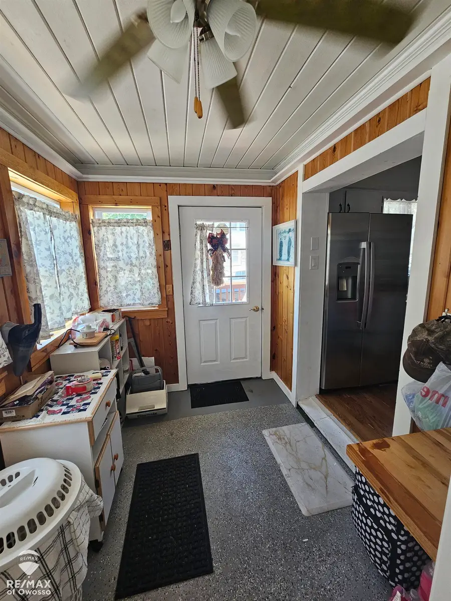 614 E Oliver ST, Owosso, MI 48867 - #3