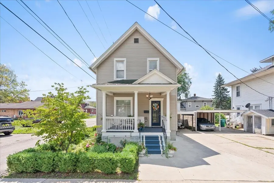 215 W Williams ST, Owosso, MI 48867 - #3