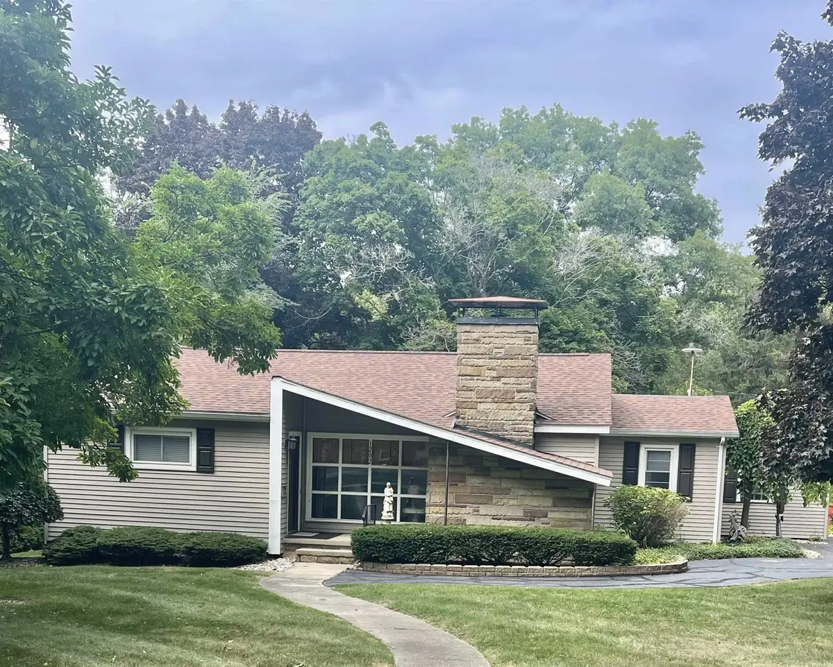 1202 W Oliver ST, Owosso, MI 48867 - #1