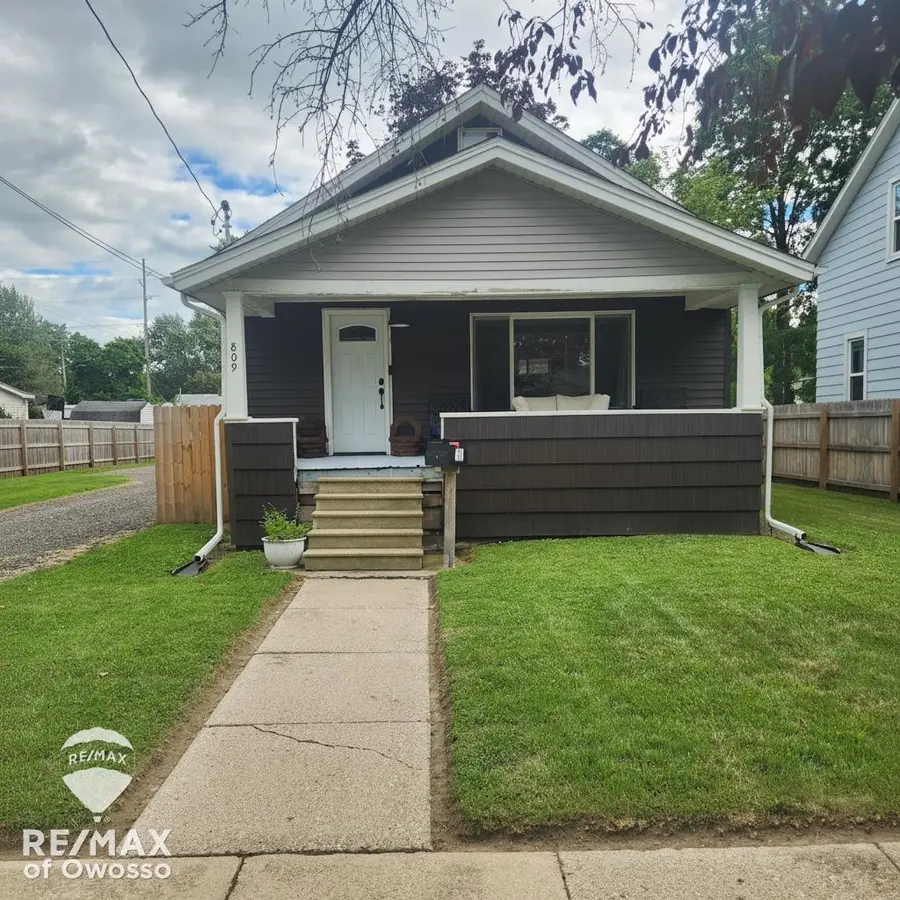 809 Ryan ST, Owosso, MI 48867 - #2