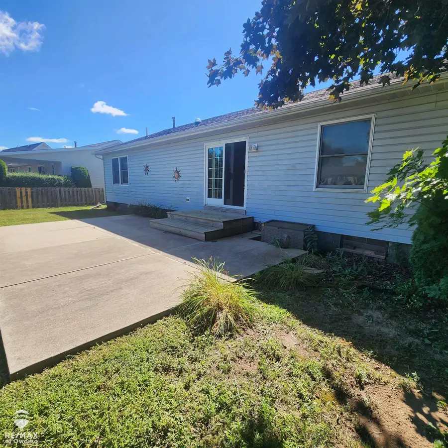 21717 Hawthorn CT, Macomb, MI 48404 - #2