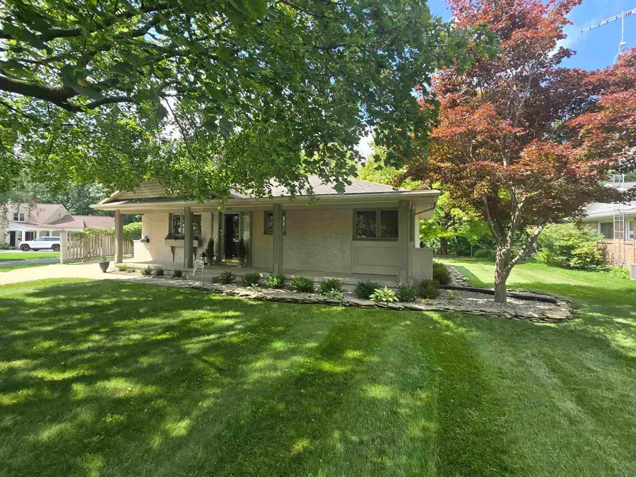 816 Campbell DR, Owosso, MI 48867 - #2