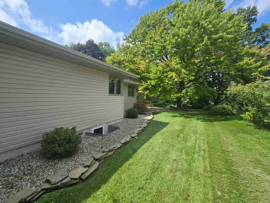 816 Campbell DR, Owosso, MI 48867 - #3
