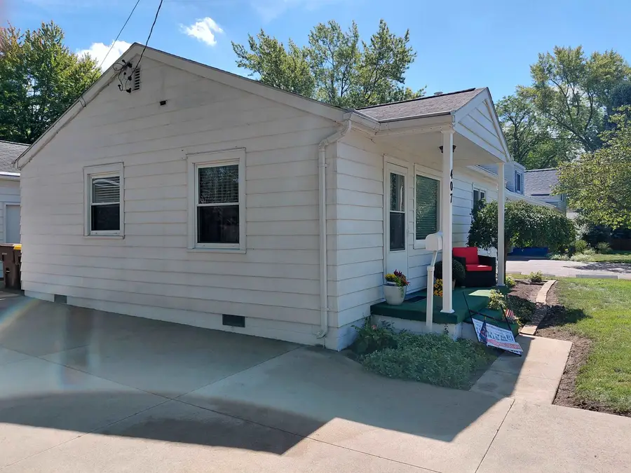 407 S WOOD ST RD, Chesaning, MI 48616 - #3