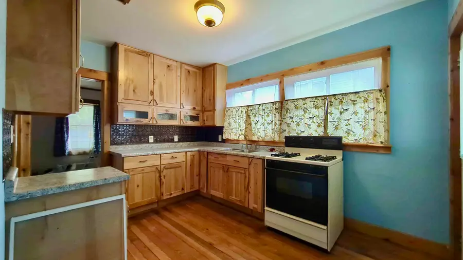 522 Ryan ST, Owosso, MI 48867 - #2