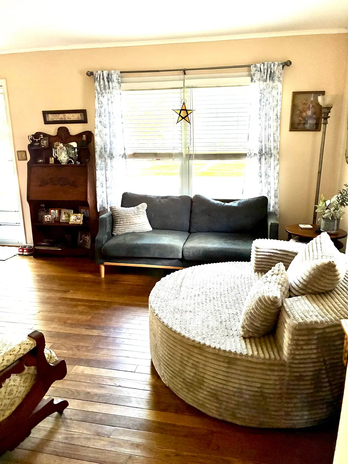 913 N Hickory ST, Owosso, MI 48867 - #1