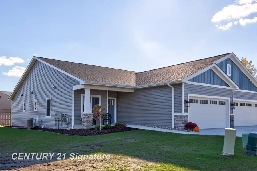 4073 Woodburn CT, Saginaw, MI 48603 - #2