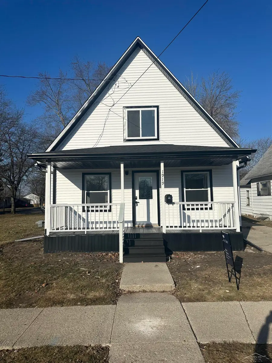 1919 Grout ST, Saginaw, MI 48602 - #2