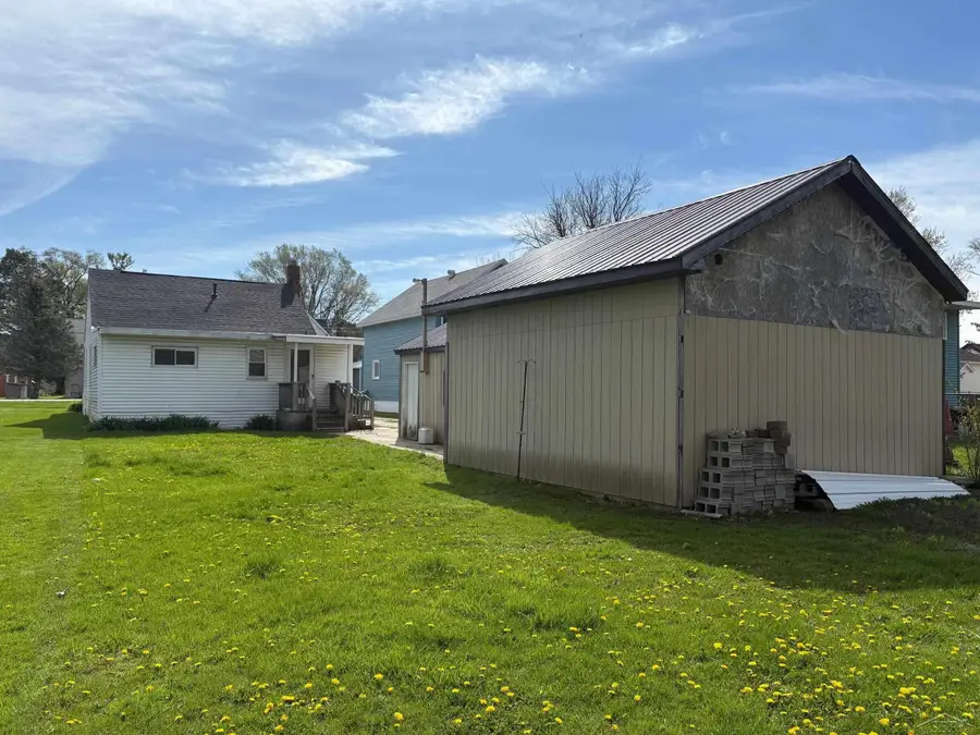 3011 Harrison DR, Saginaw, MI 48604 - #3